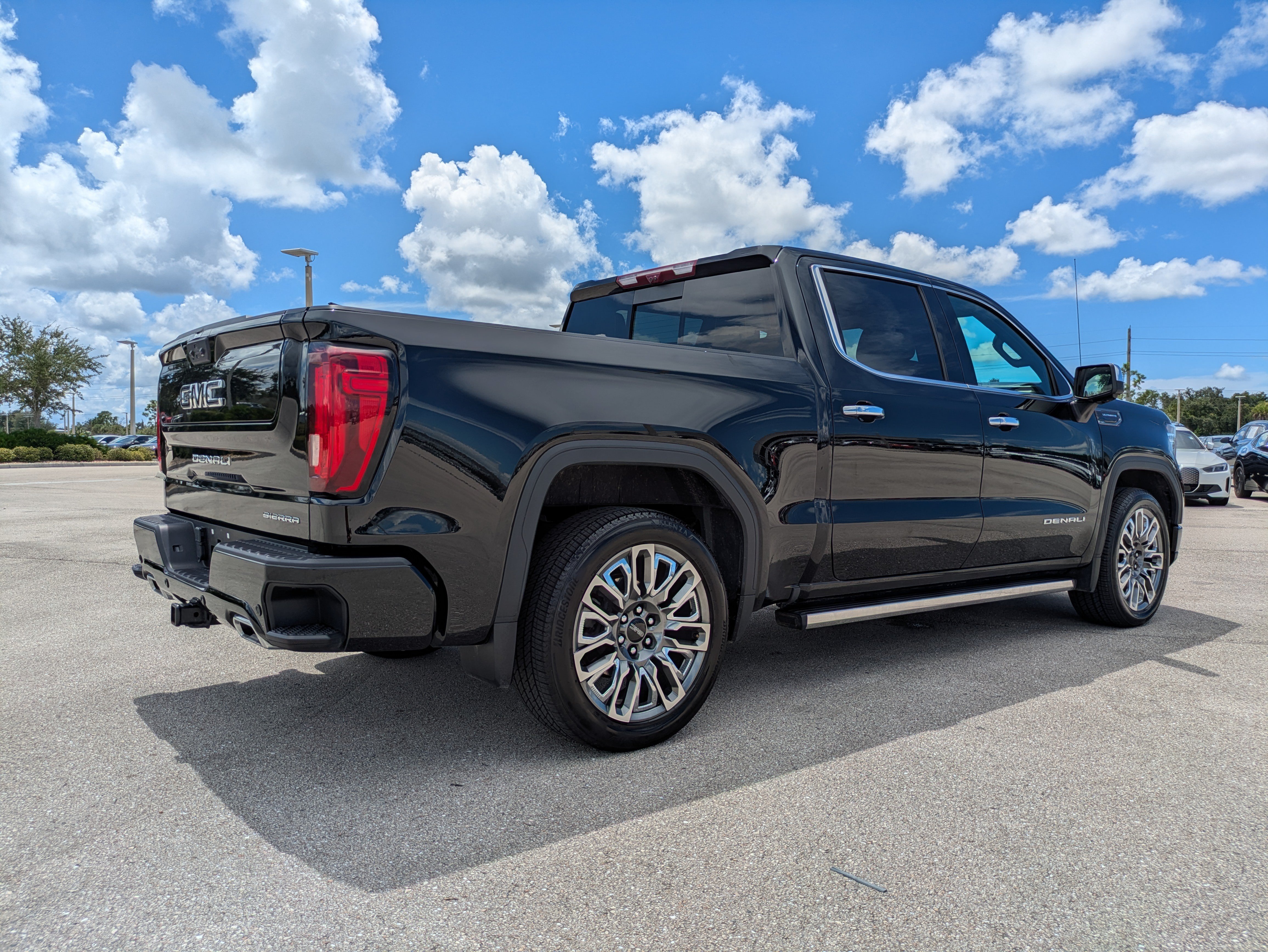 Used 2024 GMC Sierra 1500 Denali Ultimate AWD/4WD image 4