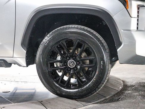Used 2024 Toyota Tundra Limited AWD/4WD image 6