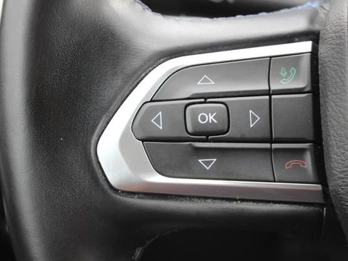 Used 2022 Jeep Compass Latitude w/ Convenience Group AWD/4WD image 16