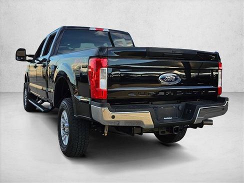 Used 2017 Ford F250 XLT w/ XLT Value Package image 7