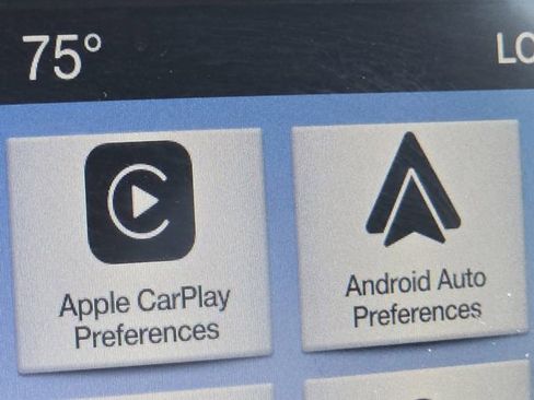 Certified 2019 Ford Explorer XLT w/ Equipment Group 202A AWD/4WD image 4