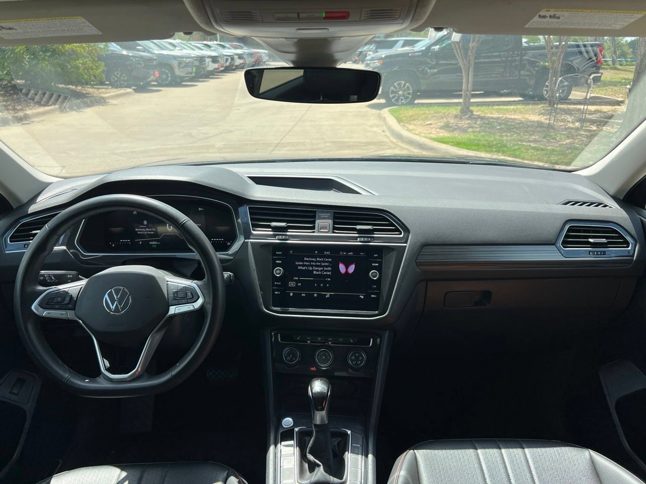 Used 2024 Volkswagen Tiguan SE FWD image 13