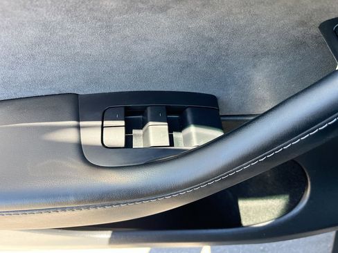 Used 2022 Tesla Model Y Performance image 17