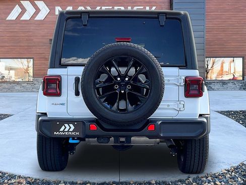 Used 2023 Jeep Wrangler Unlimited Sahara w/ Cold Weather Group AWD/4WD image 6