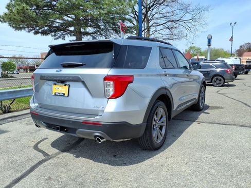 Used 2024 Ford Explorer XLT w/ Equipment Group 202A AWD/4WD image 6