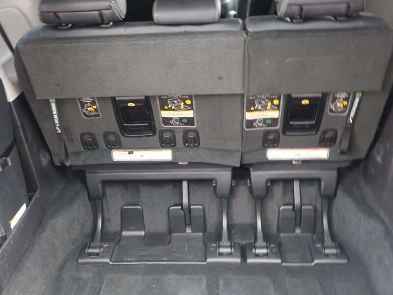 Used 2017 Toyota Sienna SE Premium FWD image 39