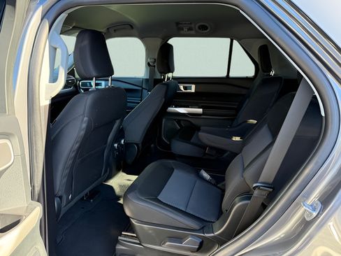 Certified 2022 Ford Explorer XLT AWD/4WD image 5