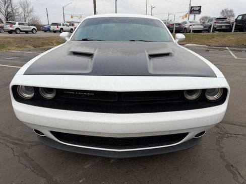 Used 2017 Dodge Challenger SXT image 11