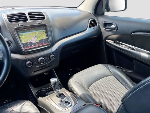 Used 2017 Dodge Journey Crossroad FWD image 22
