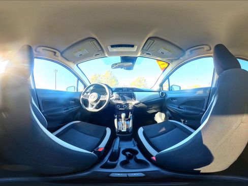 Used 2021 Nissan Versa SV image 33