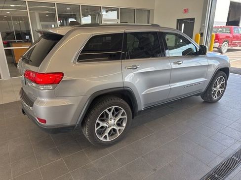 Used 2019 Jeep Grand Cherokee Limited w/ Trailer Tow Group IV AWD/4WD image 3