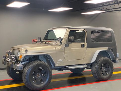 Used 2004 Jeep Wrangler 4WD image 1