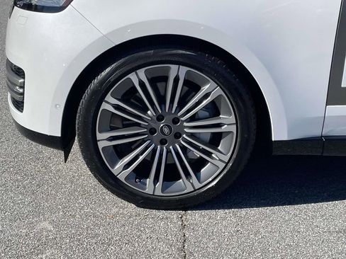 Used 2023 Land Rover Range Rover SE image 9