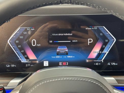 Used 2023 BMW i7 xDrive60 w/ Executive Package 2 image 21