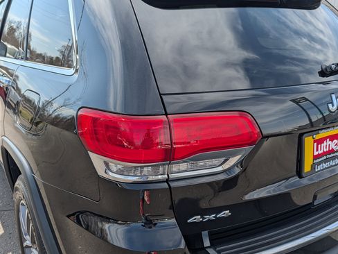 Used 2019 Jeep Grand Cherokee Limited w/ Luxury Group II image 17