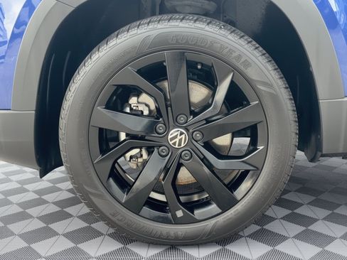 Certified 2023 Volkswagen Taos SE w/ Panoramic Sunroof Package FWD image 13