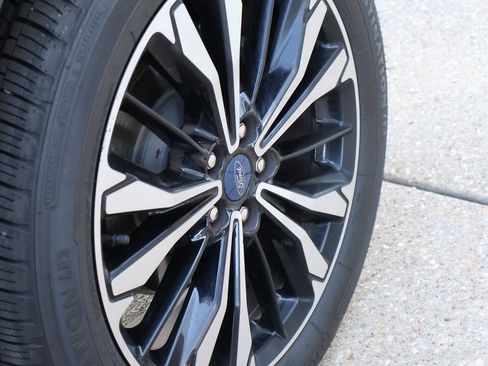 Used 2022 Ford Escape SE w/ SE Sport Appearance Package image 41