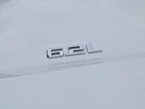 Used 2022 Chevrolet Silverado 1500 High Country w/ Technology Package image 7