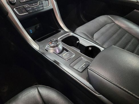 Used 2018 Ford Fusion SE w/ Fusion SE Technology Package FWD image 26