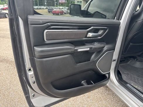 Used 2022 RAM 1500 Laramie AWD/4WD image 12