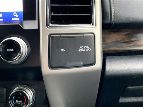 Used 2020 Ford F150 Lariat w/ Equipment Group 502A Luxury AWD/4WD image 35