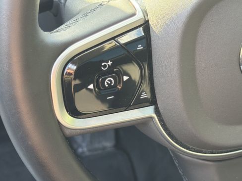 Certified 2025 Volvo XC90 B5 Core AWD/4WD image 19