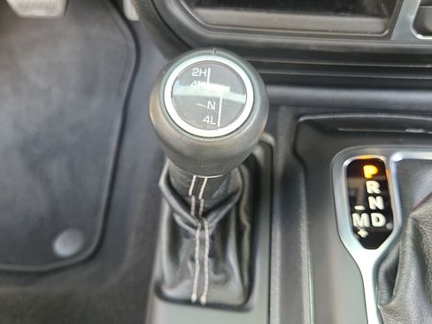 Used 2020 Jeep Gladiator Overland w/ LED Lighting Group AWD/4WD image 22