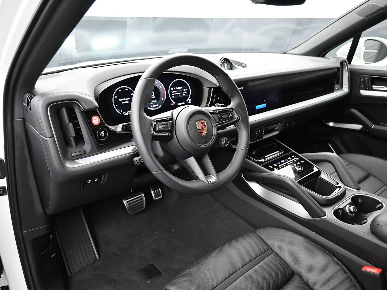 New 2025 Porsche Cayenne E-Hybrid Coupe AWD/4WD image 4