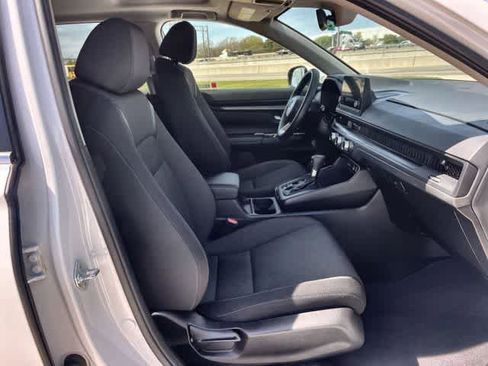 Used 2023 Honda CR-V EX image 12