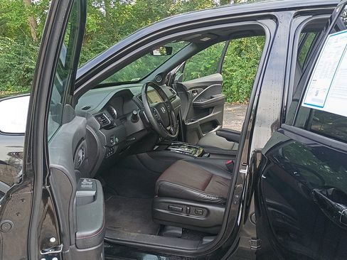 Certified 2023 Honda Ridgeline Black Edition image 13