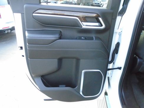 Used 2024 GMC Sierra 2500 SLE w/ SLE Value Package; AWD/4WD image 47