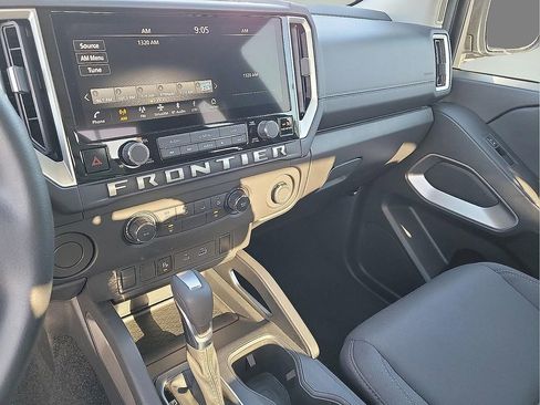 Used 2025 Nissan Frontier SV RWD image 20