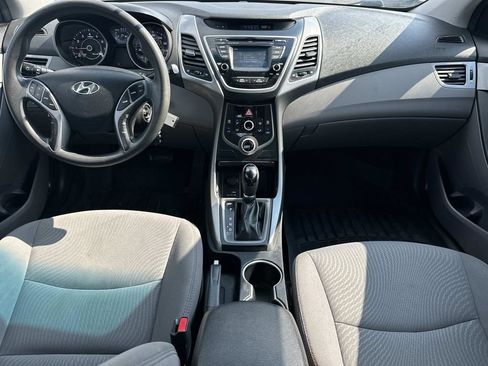 Used 2015 Hyundai Elantra SE w/ Option Group 02 FWD image 13