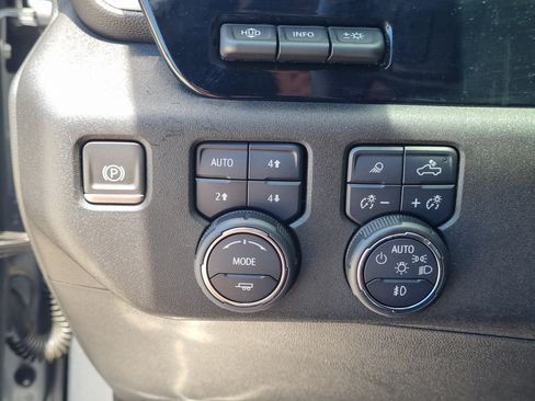 Used 2024 Chevrolet Silverado 1500 High Country w/ Technology Package AWD/4WD image 22