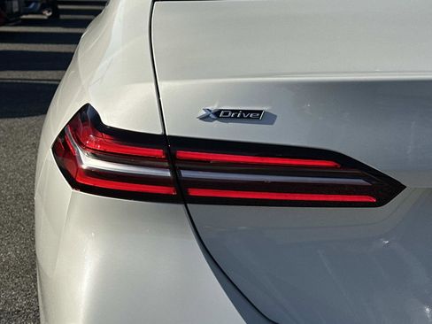 Used 2024 BMW 530i xDrive w/ Convenience Package image 9