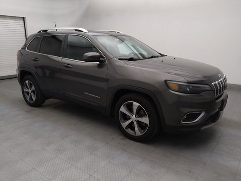 Used 2019 Jeep Cherokee Limited FWD image 11