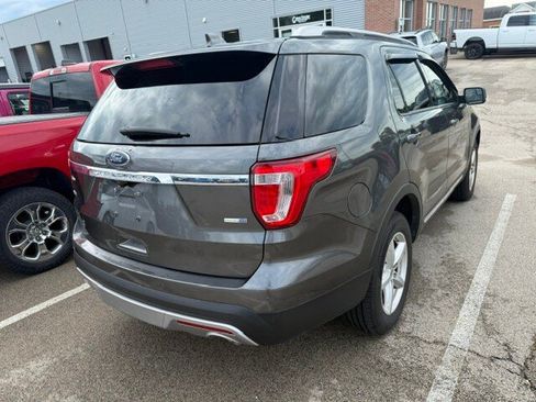 Used 2016 Ford Explorer XLT w/ Equipment Group 202A AWD/4WD image 11