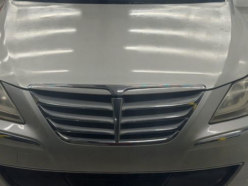 Used 2012 Hyundai Genesis 3.8 w/ Premium Pkg RWD image 5