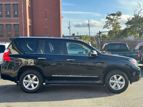 Used 2011 Lexus GX 460 image 3