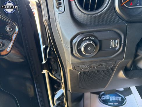 Used 2024 Jeep Wrangler Unlimited Rubicon image 8