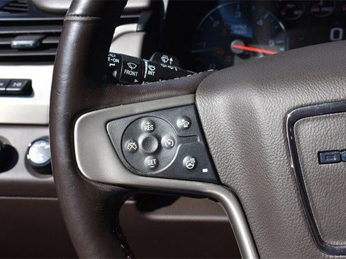 Used 2019 GMC Yukon Denali w/ Denali Ultimate Package image 15