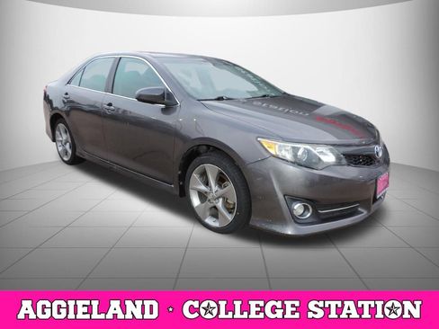 Used 2013 Toyota Camry SE FWD image 3