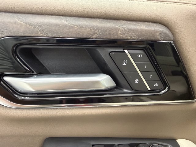 Used 2026 GMC Yukon XL Denali w/ Denali Reserve Package RWD image 29