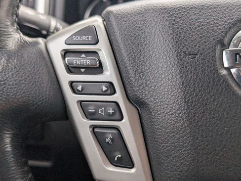 Used 2021 Nissan Titan SV w/ SV Convenience Package RWD image 24