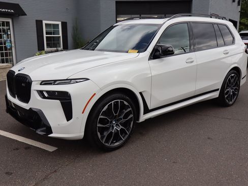 Used 2025 BMW X7 M60i AWD/4WD image 2