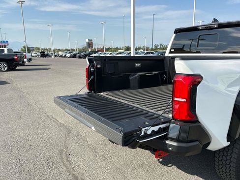 Used 2026 Toyota Tacoma TRD Pro AWD/4WD image 16