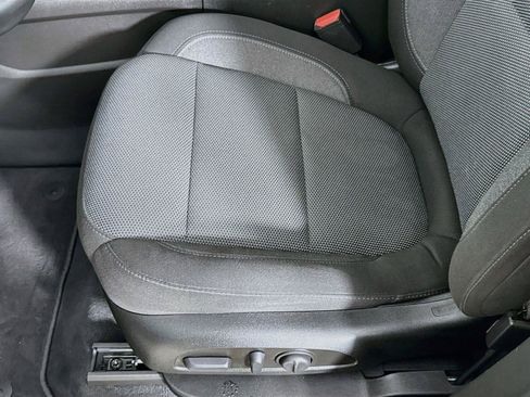Used 2023 Chevrolet Traverse LT AWD/4WD image 19
