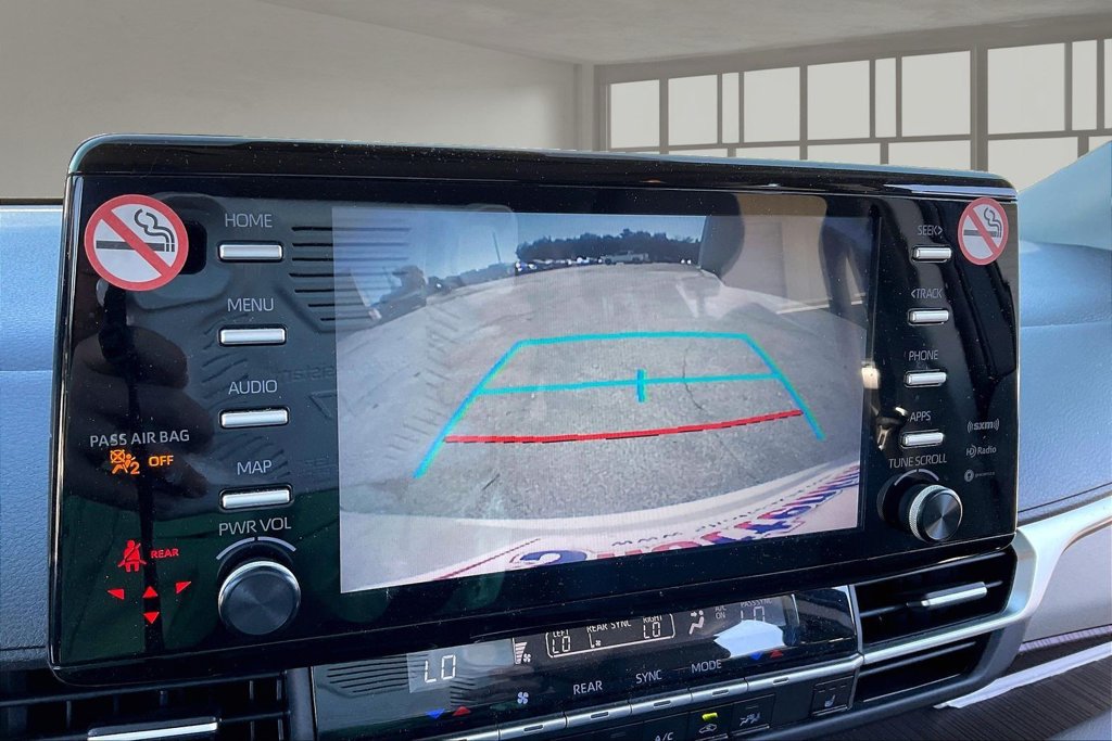 Used 2024 Toyota Sienna XLE FWD image 14