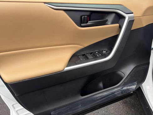 New 2025 Toyota RAV4 LE image 15