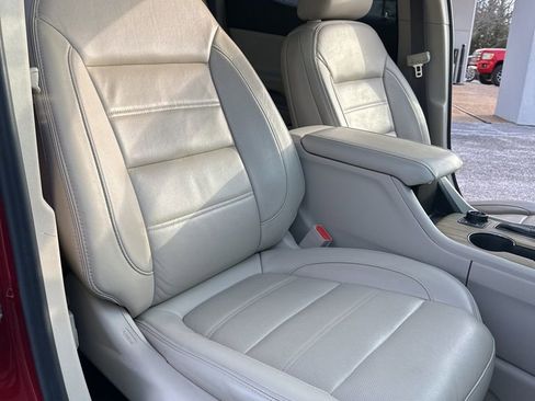 Used 2019 GMC Acadia Denali image 18